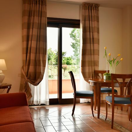 Minerva Resort Hotel Паестум Екстериор снимка