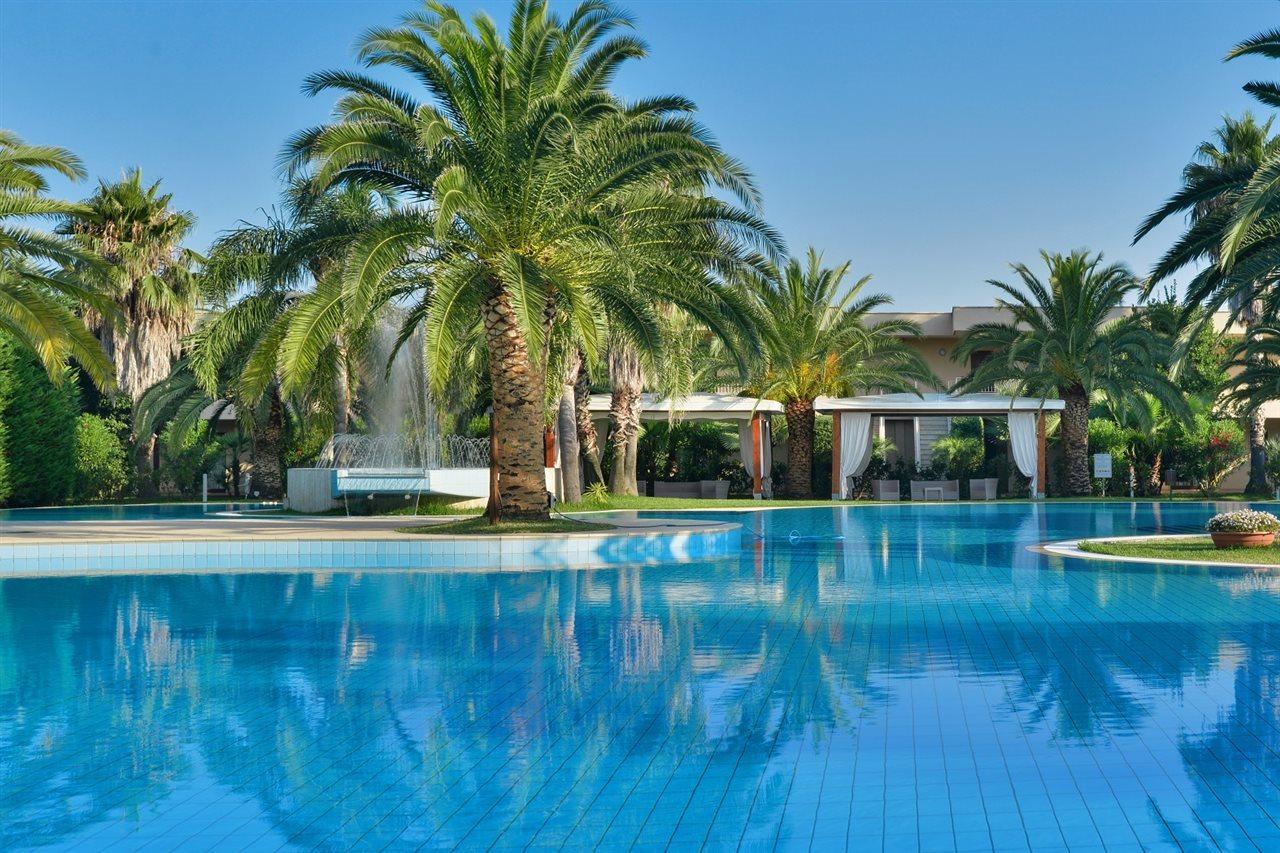 Minerva Resort Hotel Паестум Екстериор снимка