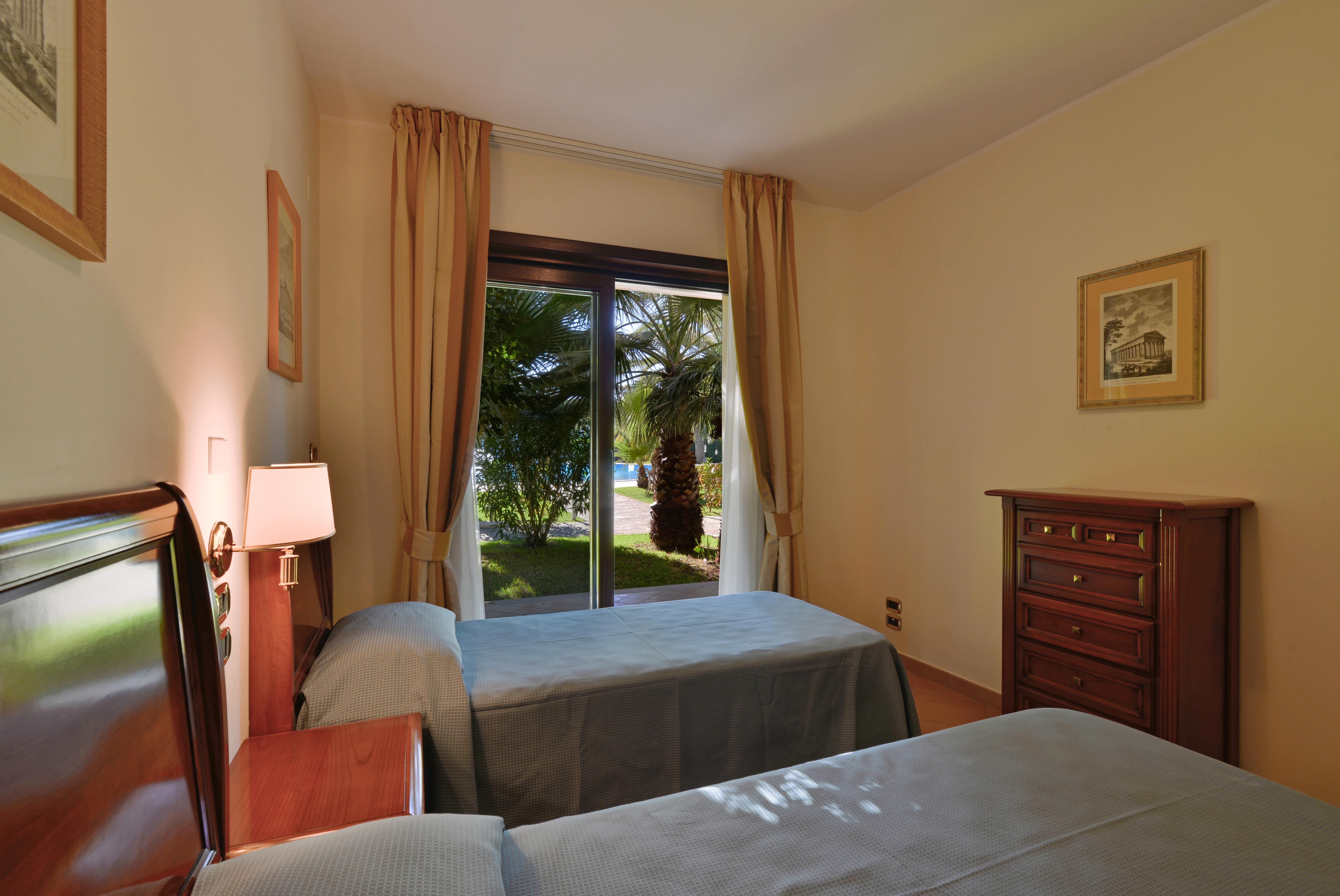 Minerva Resort Hotel Паестум Екстериор снимка