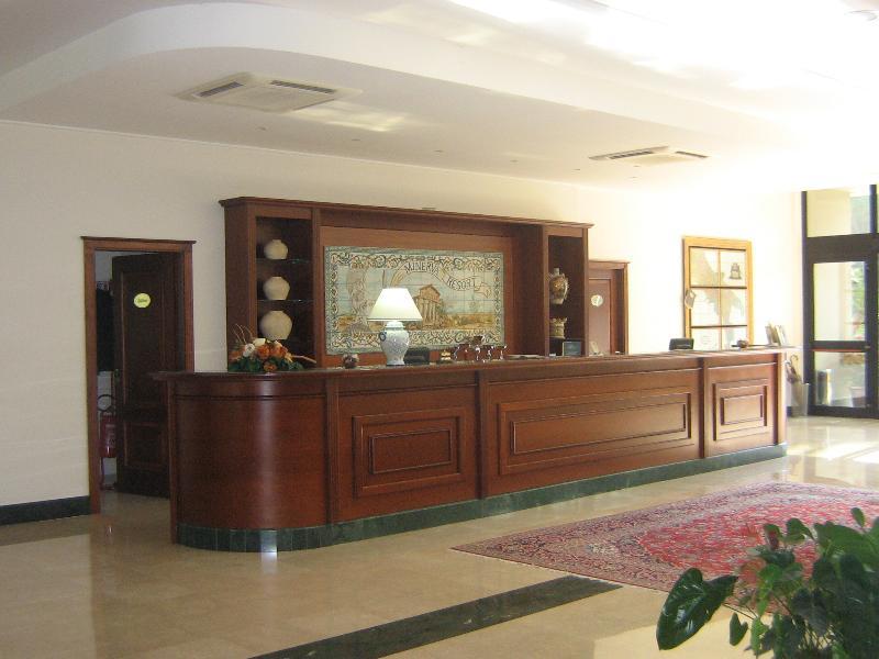 Minerva Resort Hotel Паестум Екстериор снимка