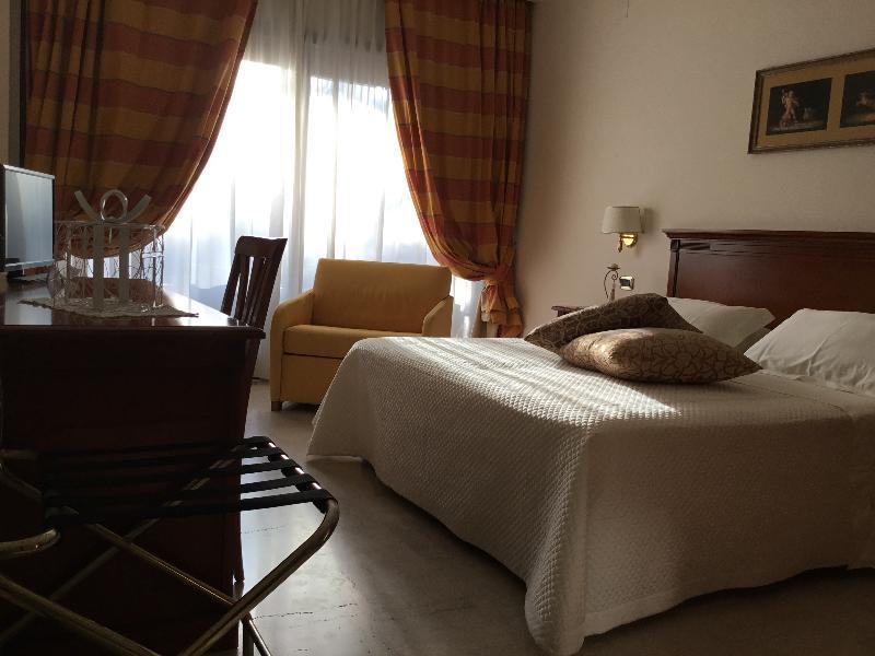Minerva Resort Hotel Паестум Екстериор снимка
