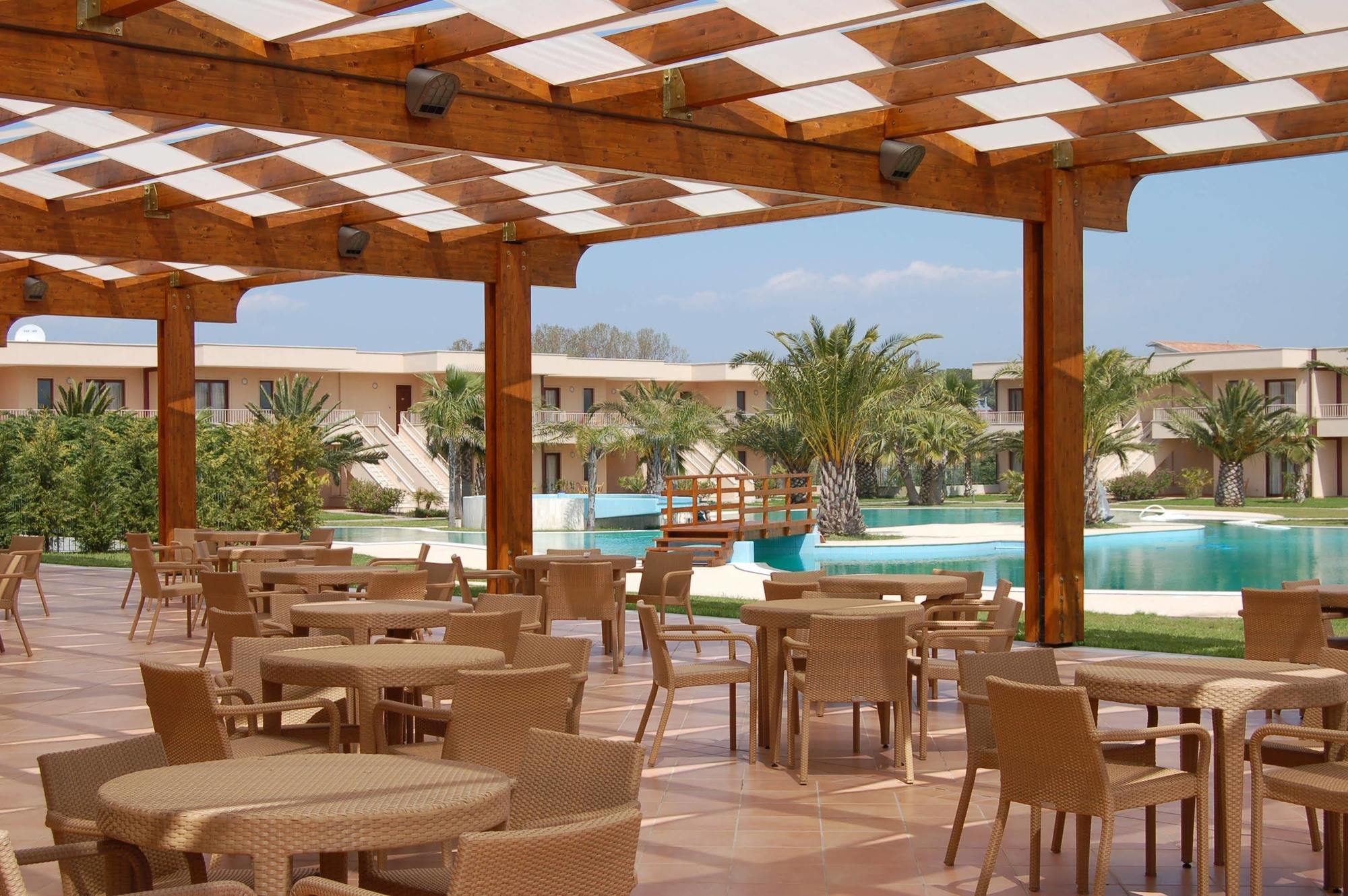 Minerva Resort Hotel Паестум Екстериор снимка