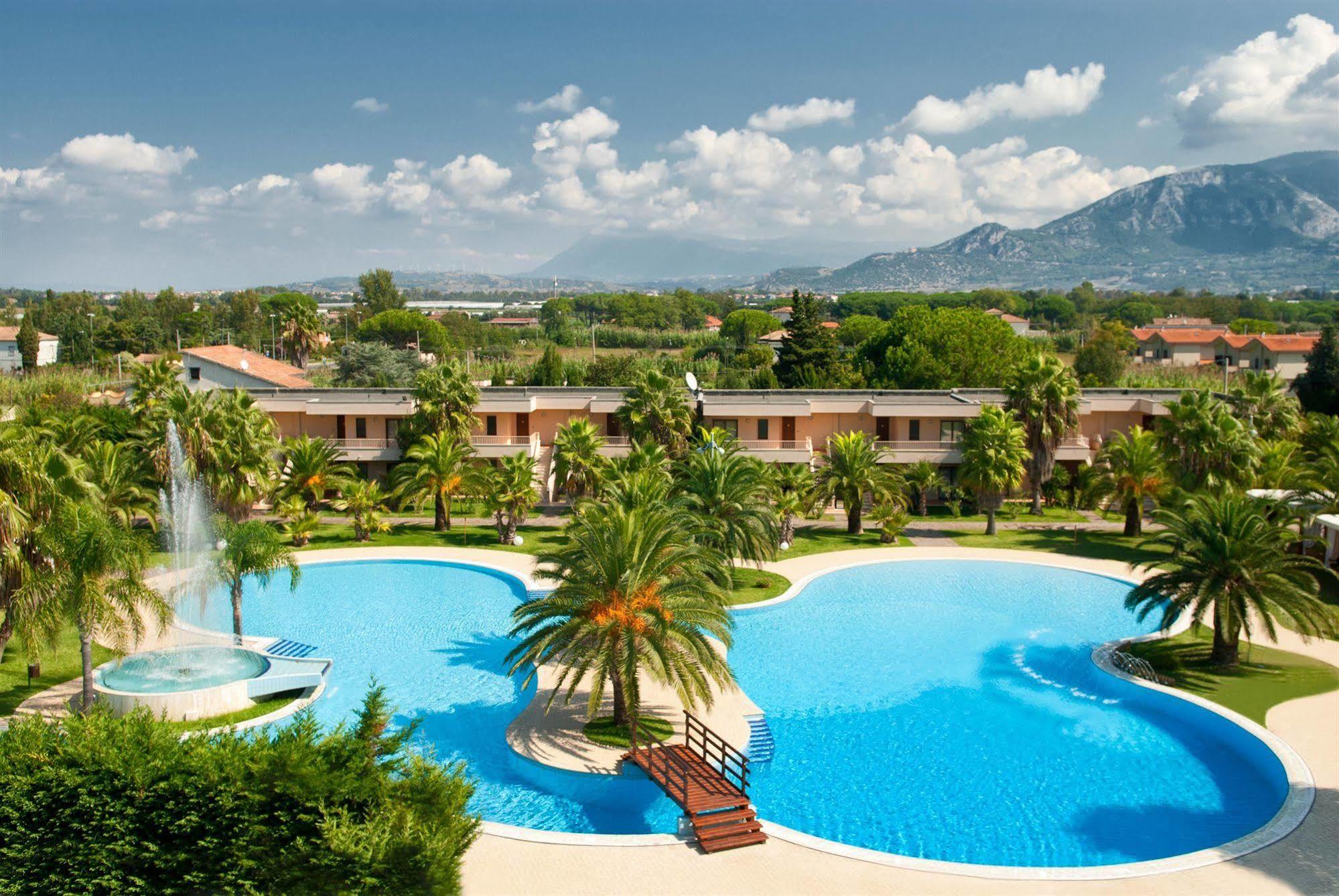Minerva Resort Hotel Паестум Екстериор снимка