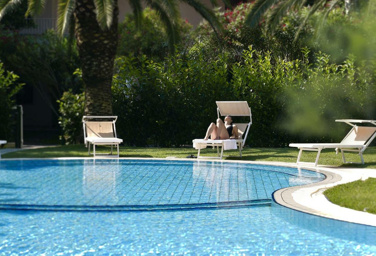 Minerva Resort Hotel Паестум Екстериор снимка