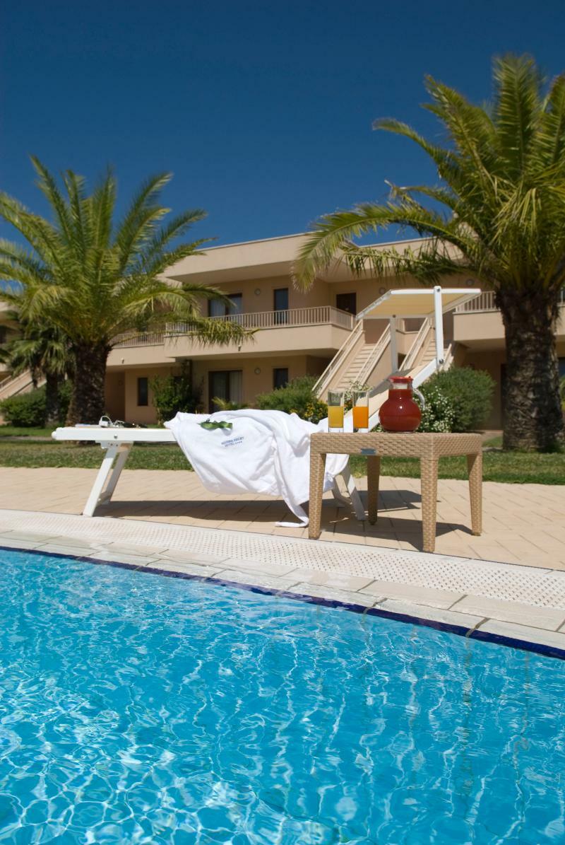 Minerva Resort Hotel Паестум Екстериор снимка
